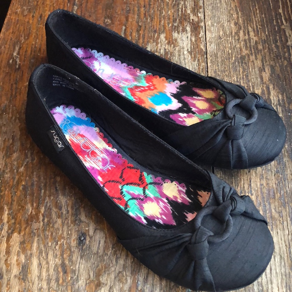 Black ballet flats